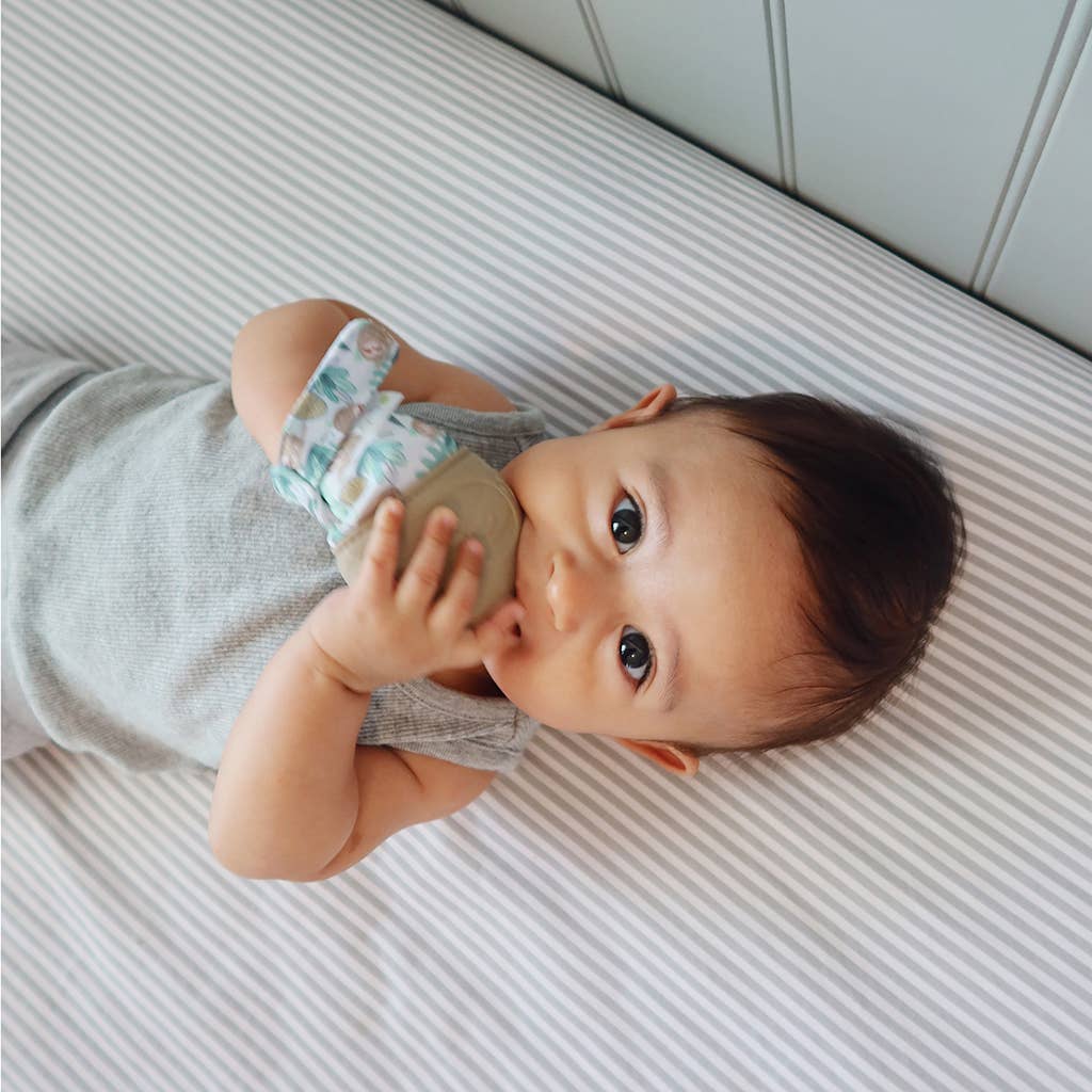 Itzy Mitt™ Silicone Teething Mitts (Wyatt the Highland Cow)