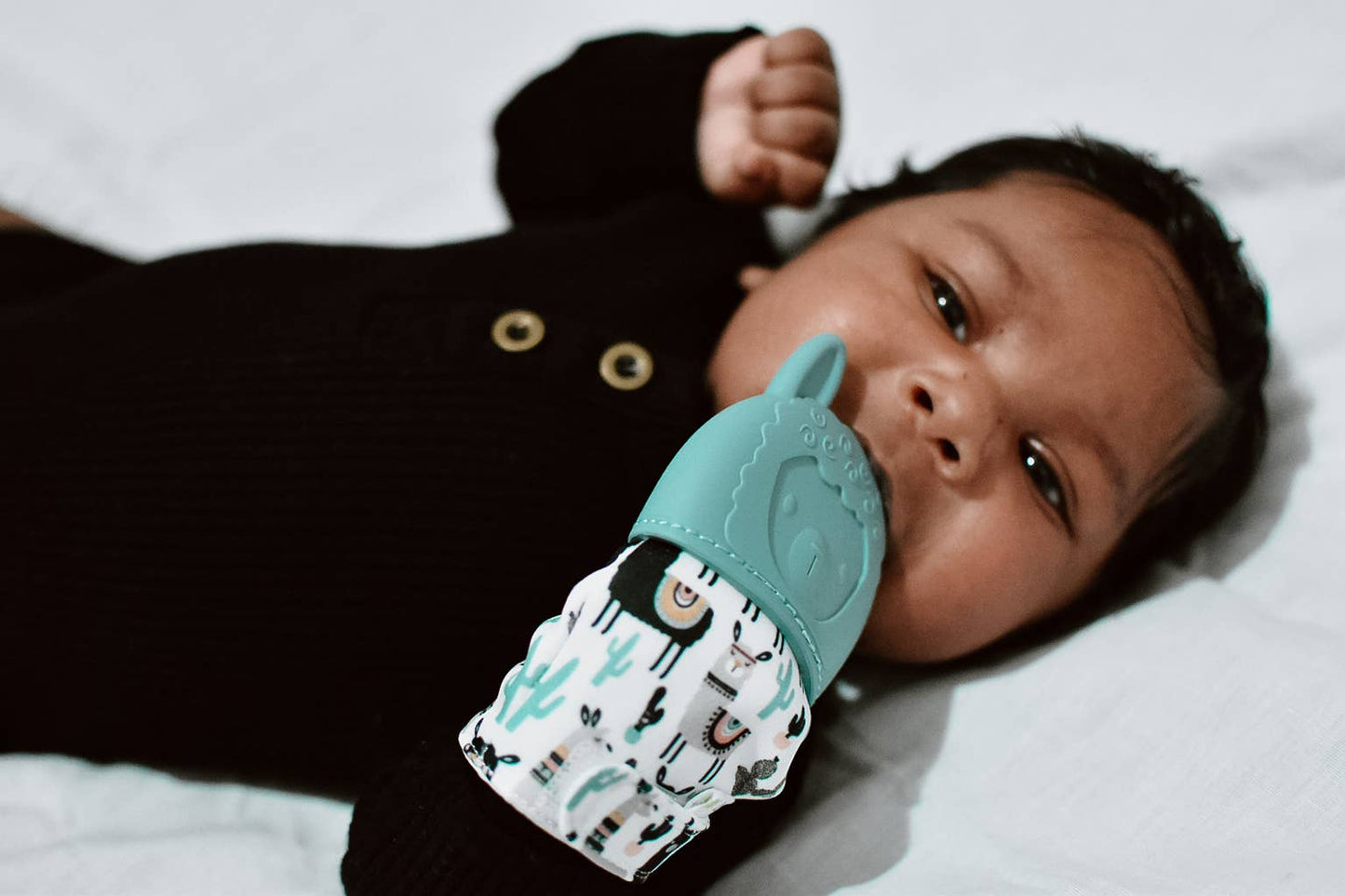 Itzy Mitt™ Silicone Teething Mitts (Wyatt the Highland Cow)