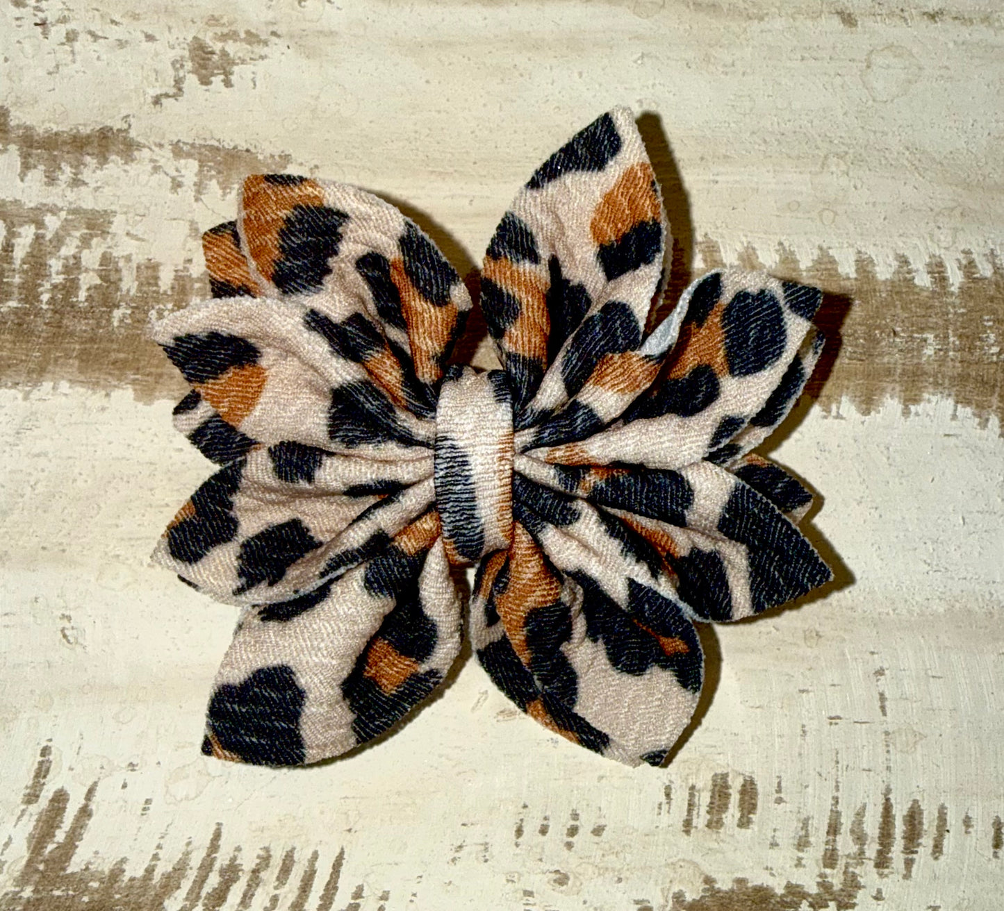 Flower Petal Alligator Clip - Leopard
