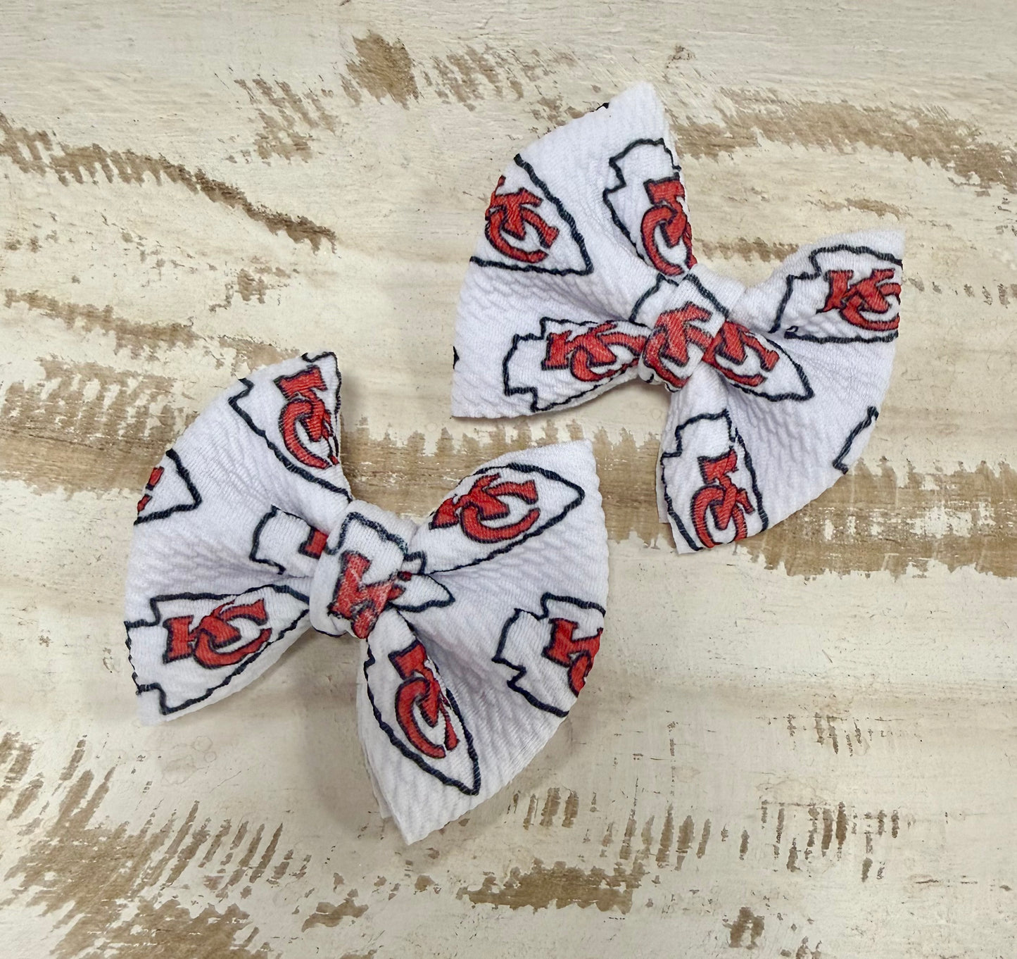 Classic Bow Piggy Set - White Chiefs Logo