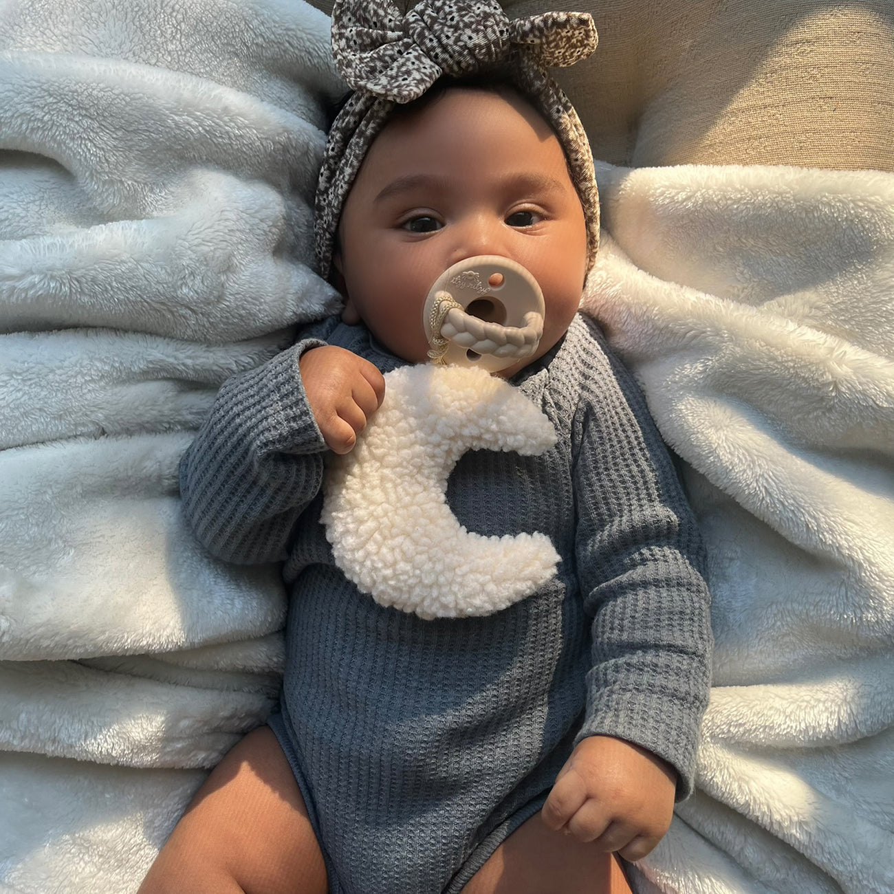 Sweetie Pal™ - Pacifier & Stuffed Animal (Skye The Moon)