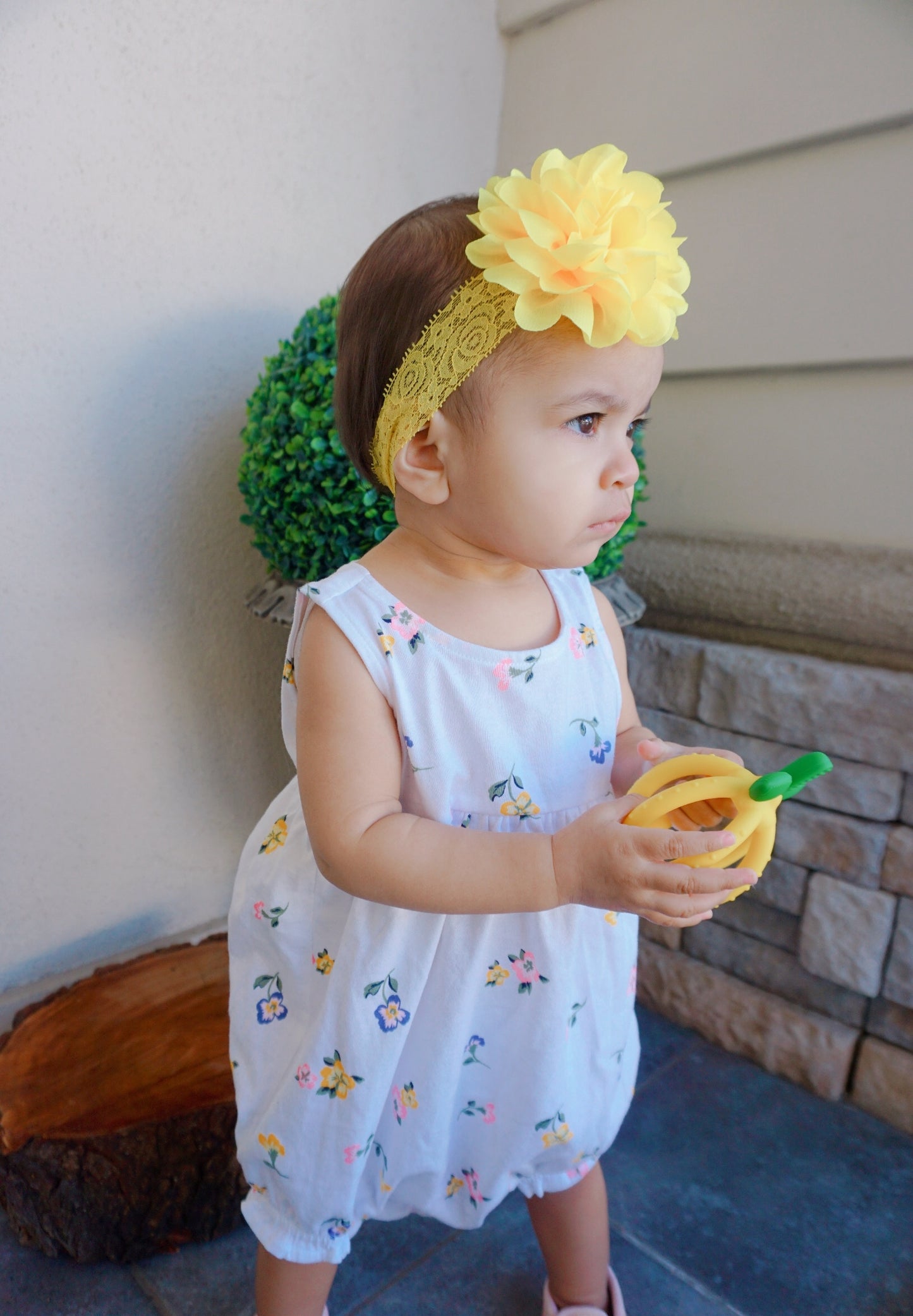 Bitzy Biter™ Teething Ball & Training Toothbrush (Lemon Drop)