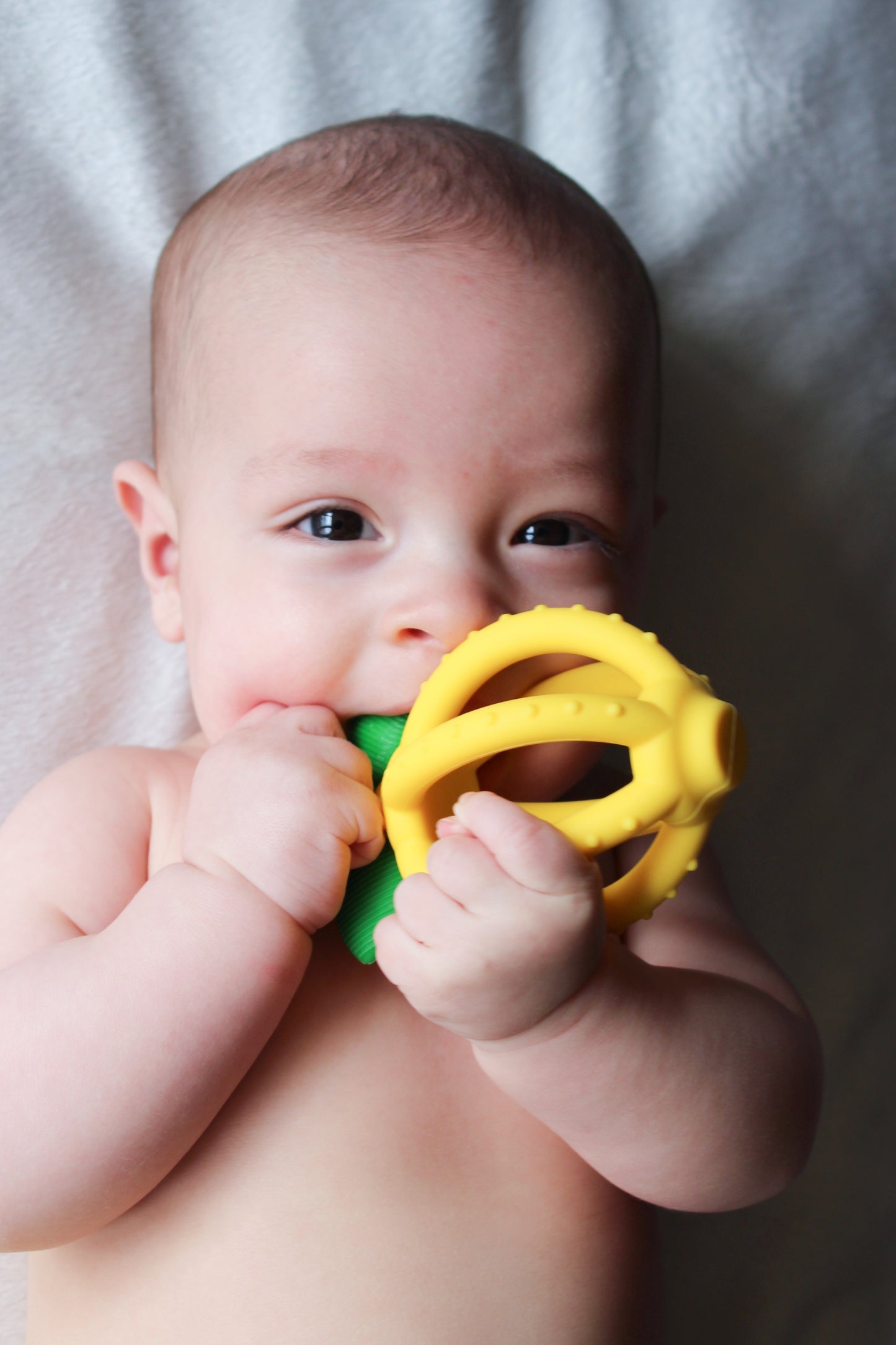 Bitzy Biter™ Teething Ball & Training Toothbrush (Lemon Drop)