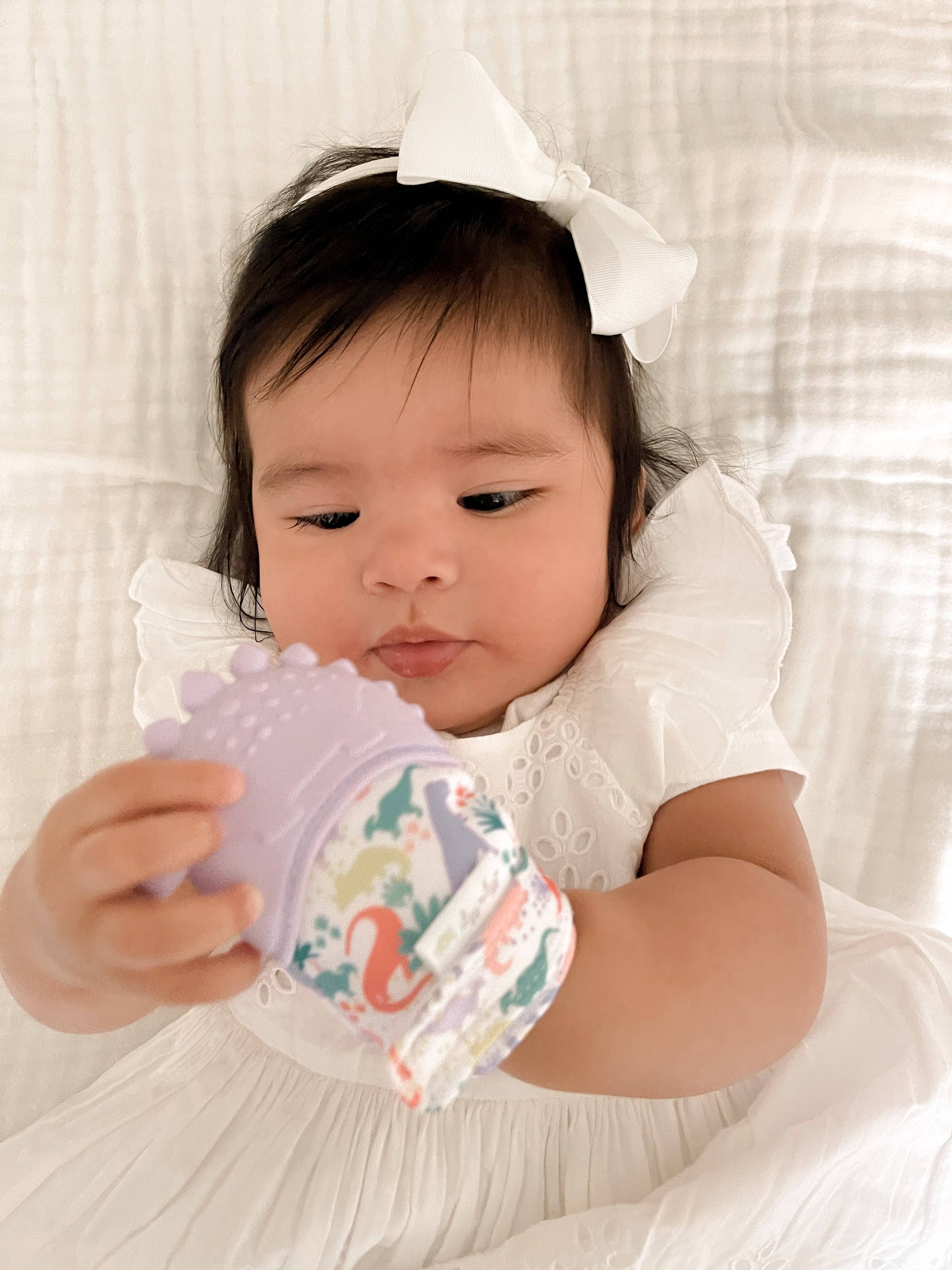 Itzy Mitt™ Silicone Teething Mitts (Wyatt the Highland Cow)