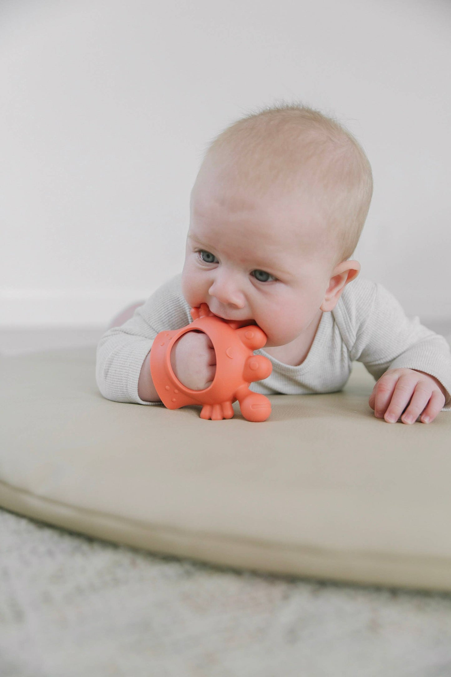 Bitzy Grip™ Silicone Teether (Crab)