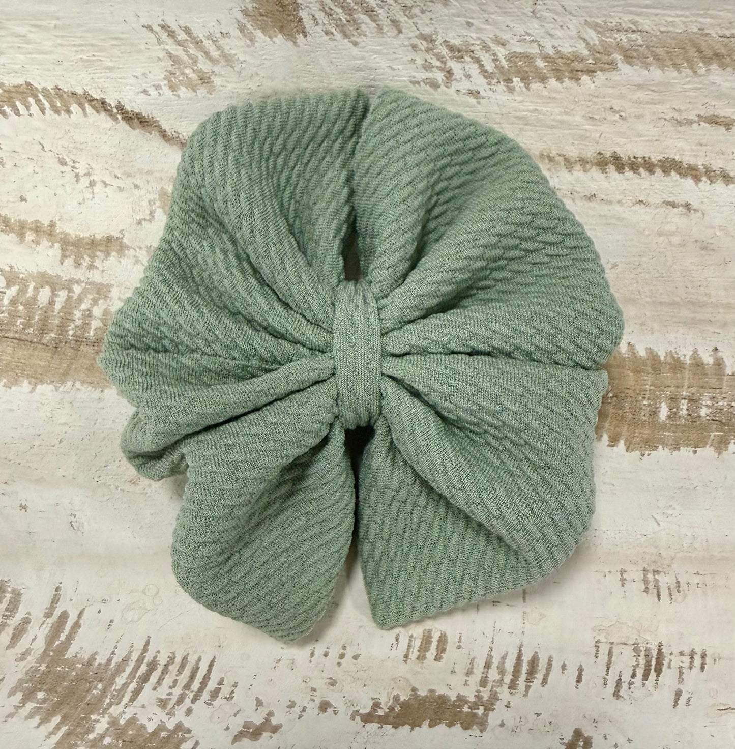 Messy Alligator Bow - Rustic Sage