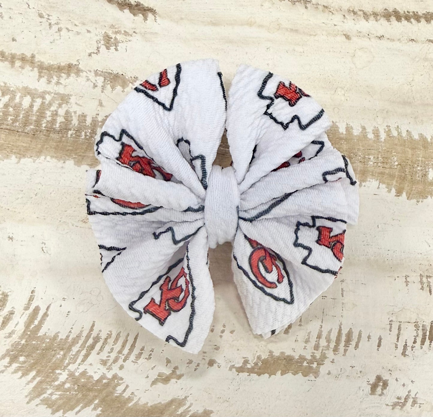Shredded 2 Layer Alligator Bow - White Chiefs Logo