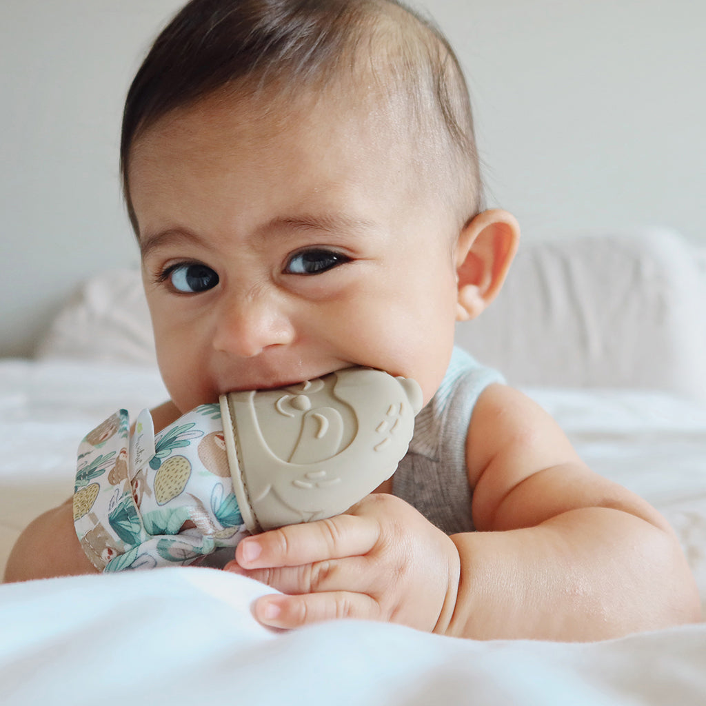 Itzy Mitt® Teething Mittens (Sloth)