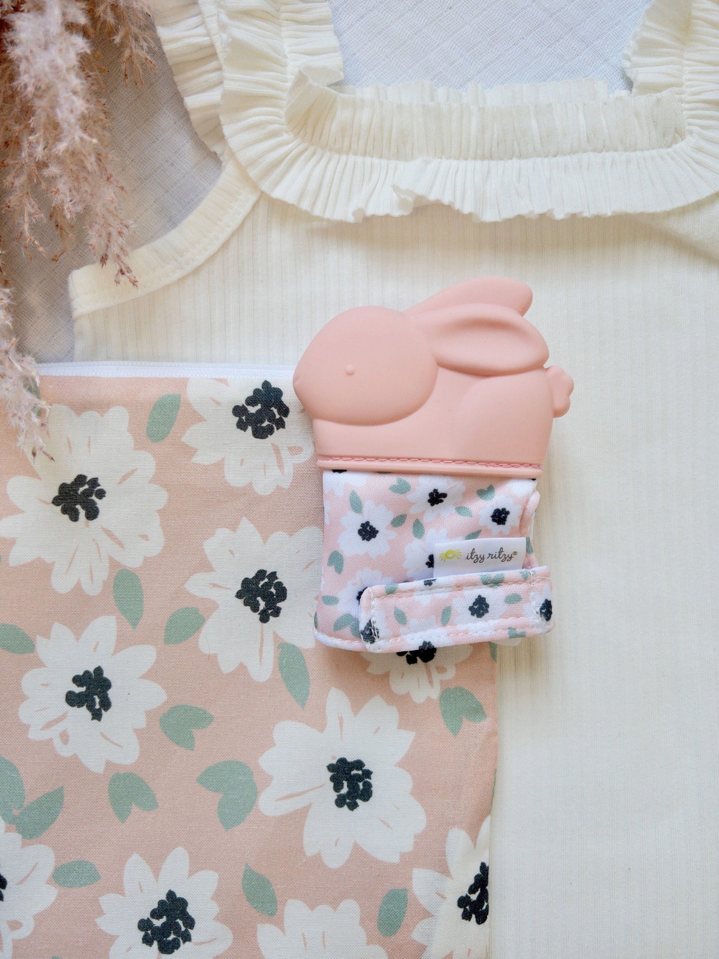 Itzy Mitt® Teething Mittens (Ana the Bunny)