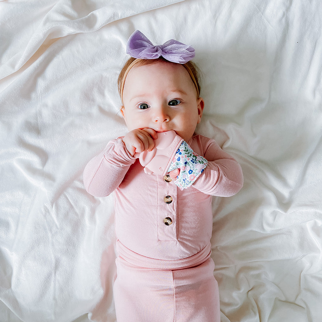 Itzy Mitt® Teething Mittens (Ana the Bunny)