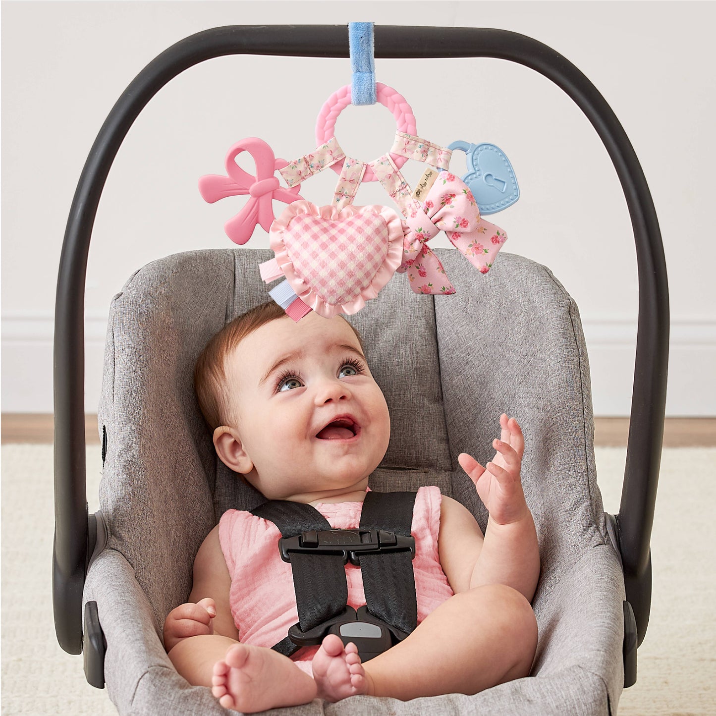 Bitzy Busy Ring™ (Bow)